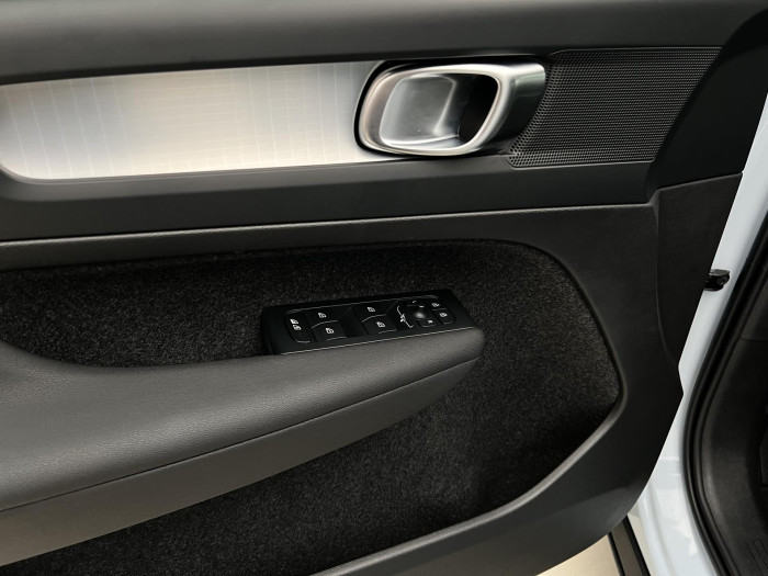 Volvo XC40 B3 CORE AUT CZ 1.maj.