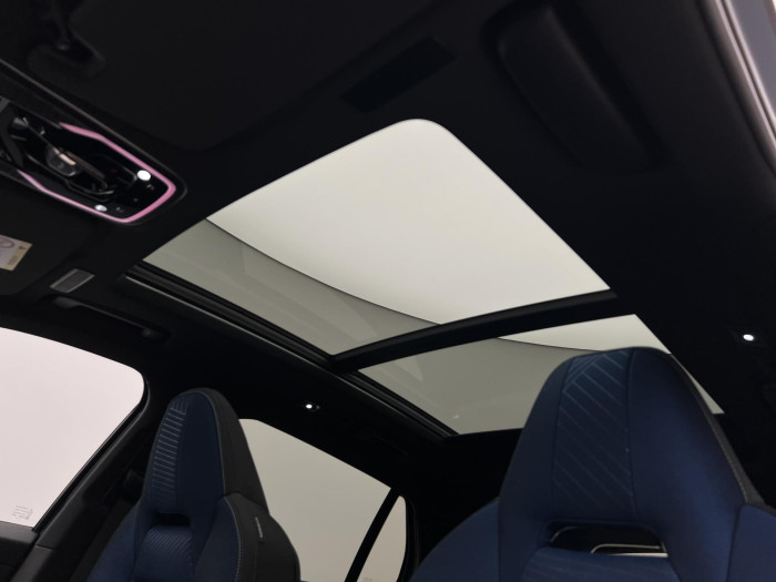 Lynk & Co 01 PHEV DCT AUT 1.maj.