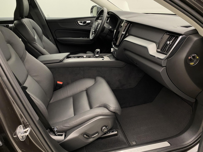 Volvo XC60 B5 AWD CORE AUT