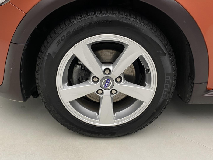 Volvo C30 1.6i MOMENTUM CZ REZERVACE 1.6 i Momentum