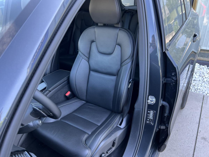 Volvo XC90 T8 AWD R-DESIGN 7MÍSTNÁ Aut