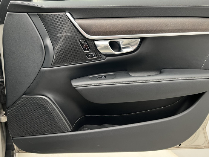 Volvo V90 CC D5 AWD PRO AUT CZ 2.0 d CC CC