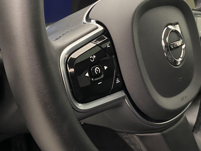 Volvo S90 B5 AWD BRIGHT REZERVACE