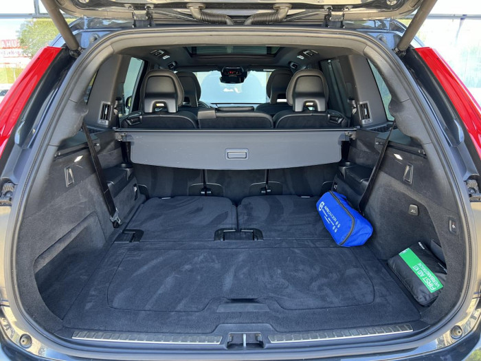 Volvo XC90 T8 AWD R-DESIGN 7MÍSTNÁ Aut