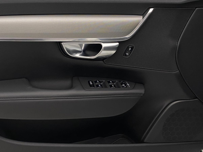 Volvo V90 B4 AWD CORE AUT REZERVACE