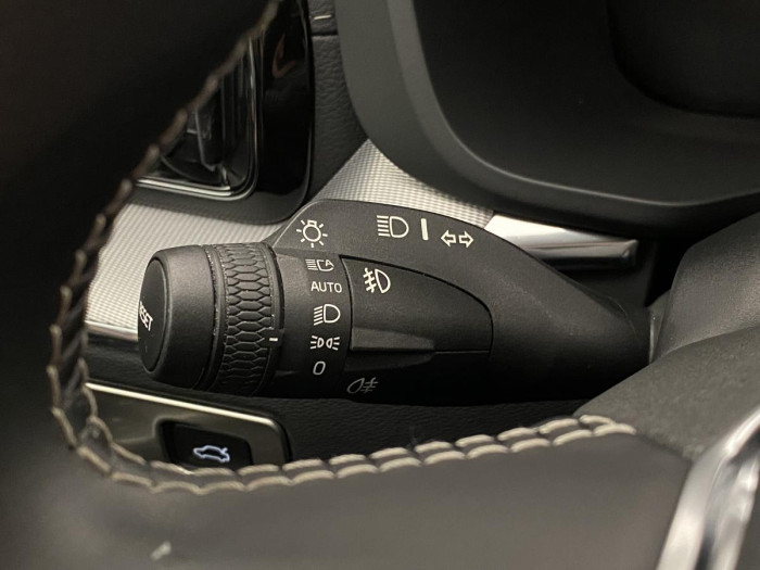 Volvo XC60 B4 AWD INSCRIPTION REZERVACE