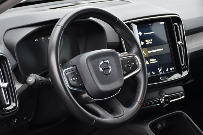 Volvo XC40 D3 INSRIPTION AUT REZERVACE 2.0 d