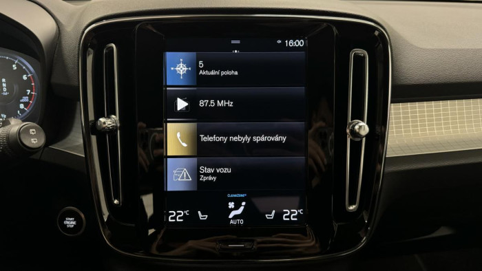 Volvo XC40 T2 MOMENTUM ADVANCED REZERVACE 1.5 Momentum