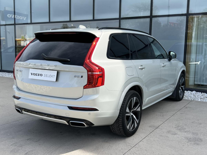 Volvo XC90 B5 AWD R-DESIGN 7MÍSTNÁ Aut