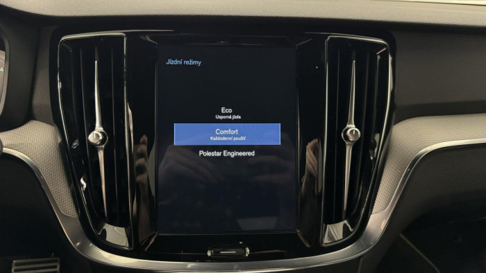 Volvo V60 D4 R-DESIGN POLESTAR REZERVACE 2.0 d