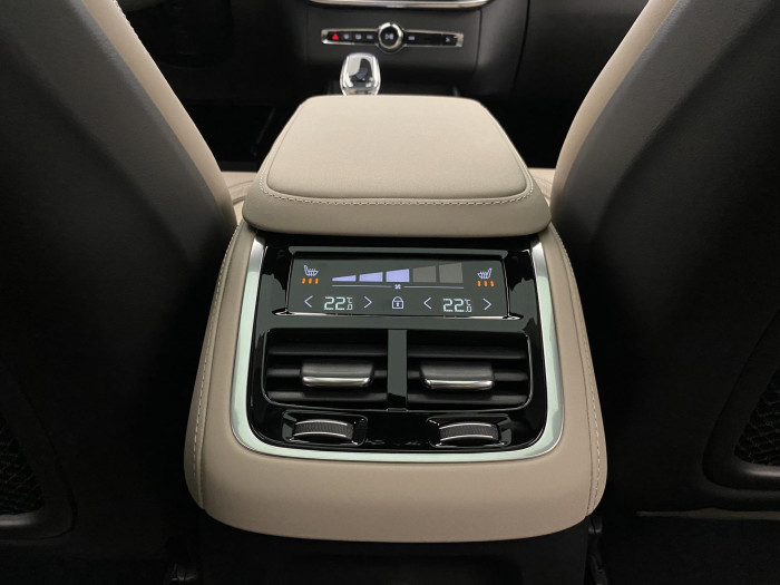 Volvo XC90 T8 AWD RECHARGE BRIGHT ULTRA 7