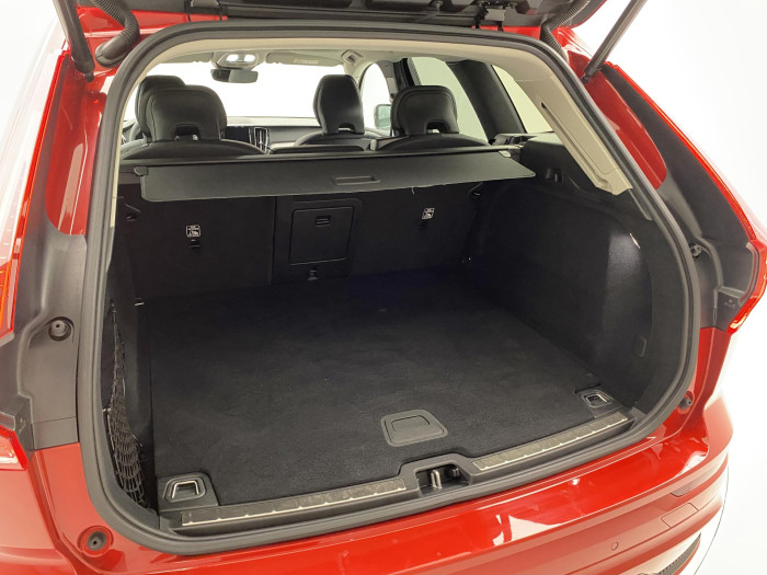 Volvo XC60 B5 AWD DARK PLUS REZERVACE