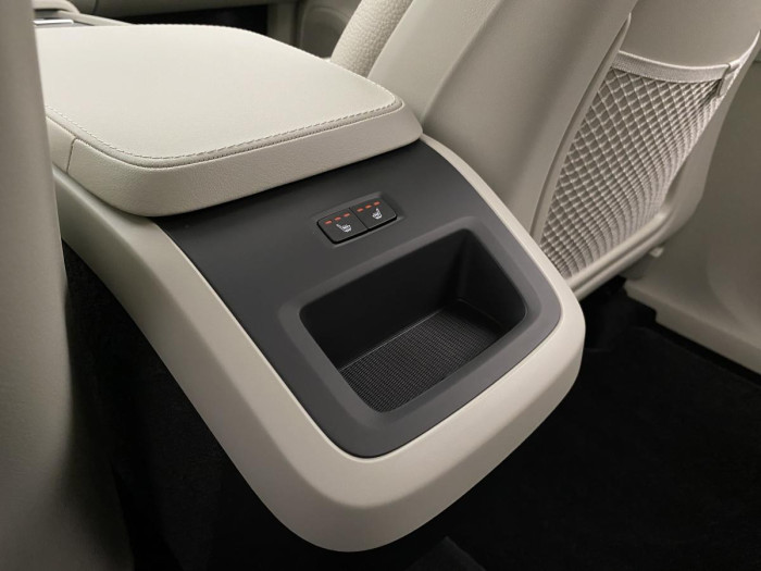 Volvo XC90 B5 AWD AUT BRIGHT PLUS 7míst 2.0 Plus