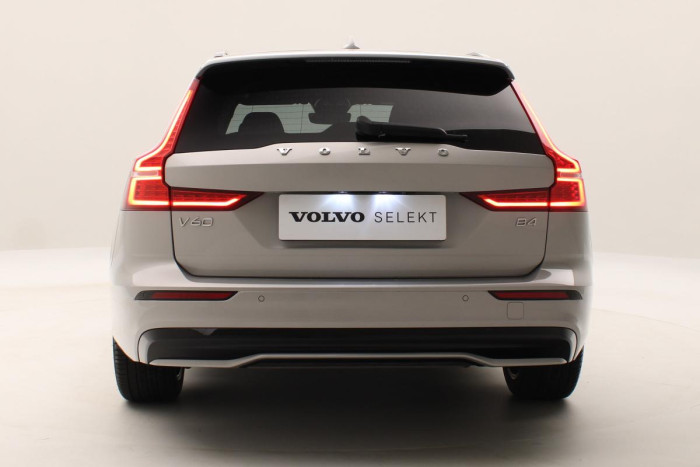 Volvo V60 B4 PLUS DARK AUT CZ 1.maj