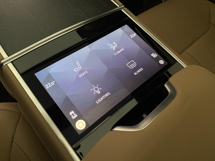 Land Rover Range Rover P550e AUTOBIOGRAPHY SWB