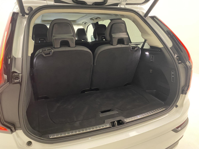 Volvo XC90 T8 AWD RECHARGE DARK REZERVACE