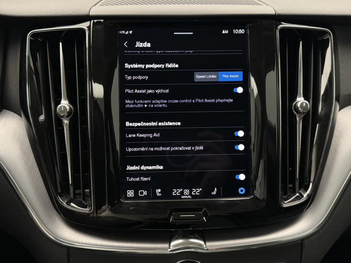 Volvo XC60 B4 AWD MOMENTUM PRO CZ 2.0 Momentum