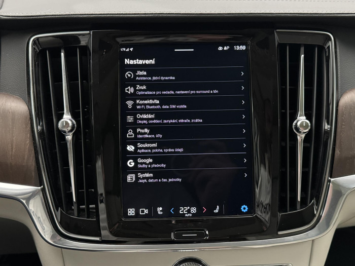 Volvo V90 CC B5 AWD PRO AUT REZERVACE 2.0 CC CC