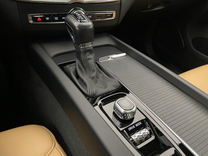 Volvo XC60 T5 AWD MOMENTUM AUT 2.0 Momentum