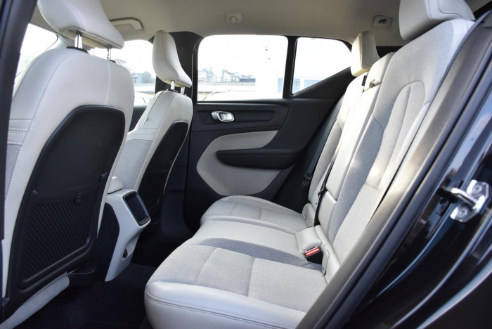 Volvo XC40 D3 MOMENTUM 1.maj. REZERVACE 2.0 d Momentum