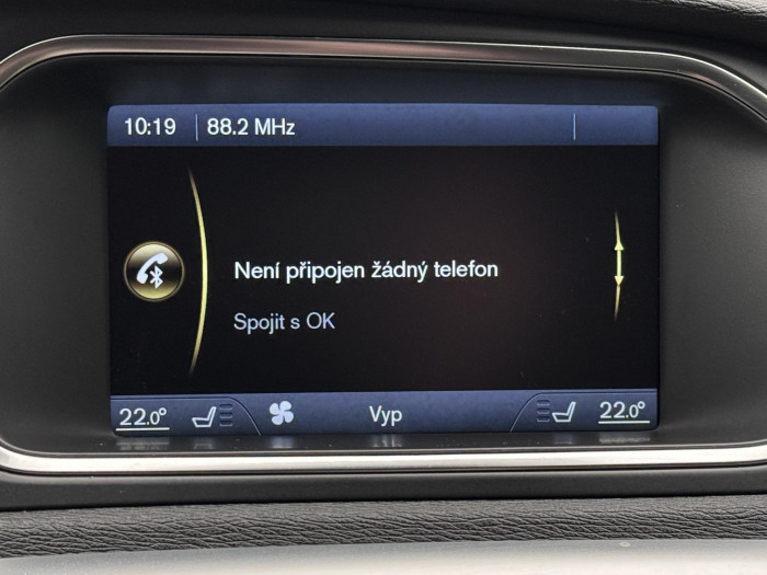 Volvo V40 CC D3 MOMENTUM AUT CZ 1.maj 2.0 d CC CC Momentum