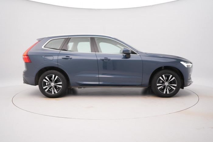 Volvo XC60 D4 MOMENTUM PRO REZERVACE 2.0 d Momentum