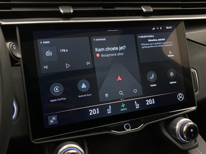 Lynk & Co 01 PHEV DCT AUT 1.maj. REZERVACE