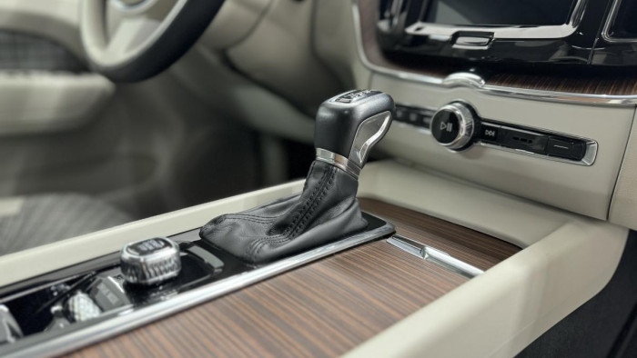 Volvo XC60 T5 AWD MOMENTUM REZERVACE 2.0 Momentum