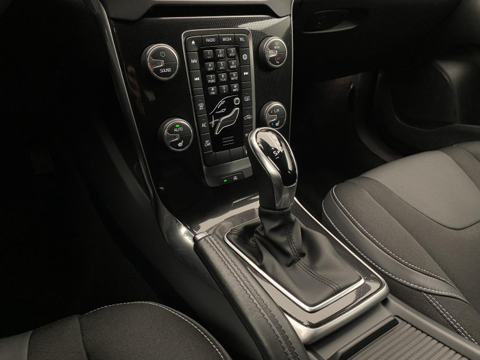Volvo V40 D2 MOMENTUM AUT 2.0 d Momentum