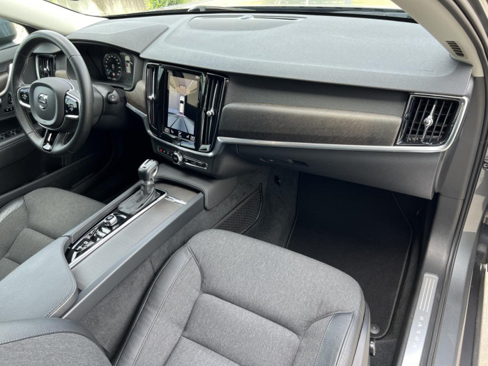 Volvo V90 CROSS COUNTRY D4 AWD Aut 1.maj 2.0 d
