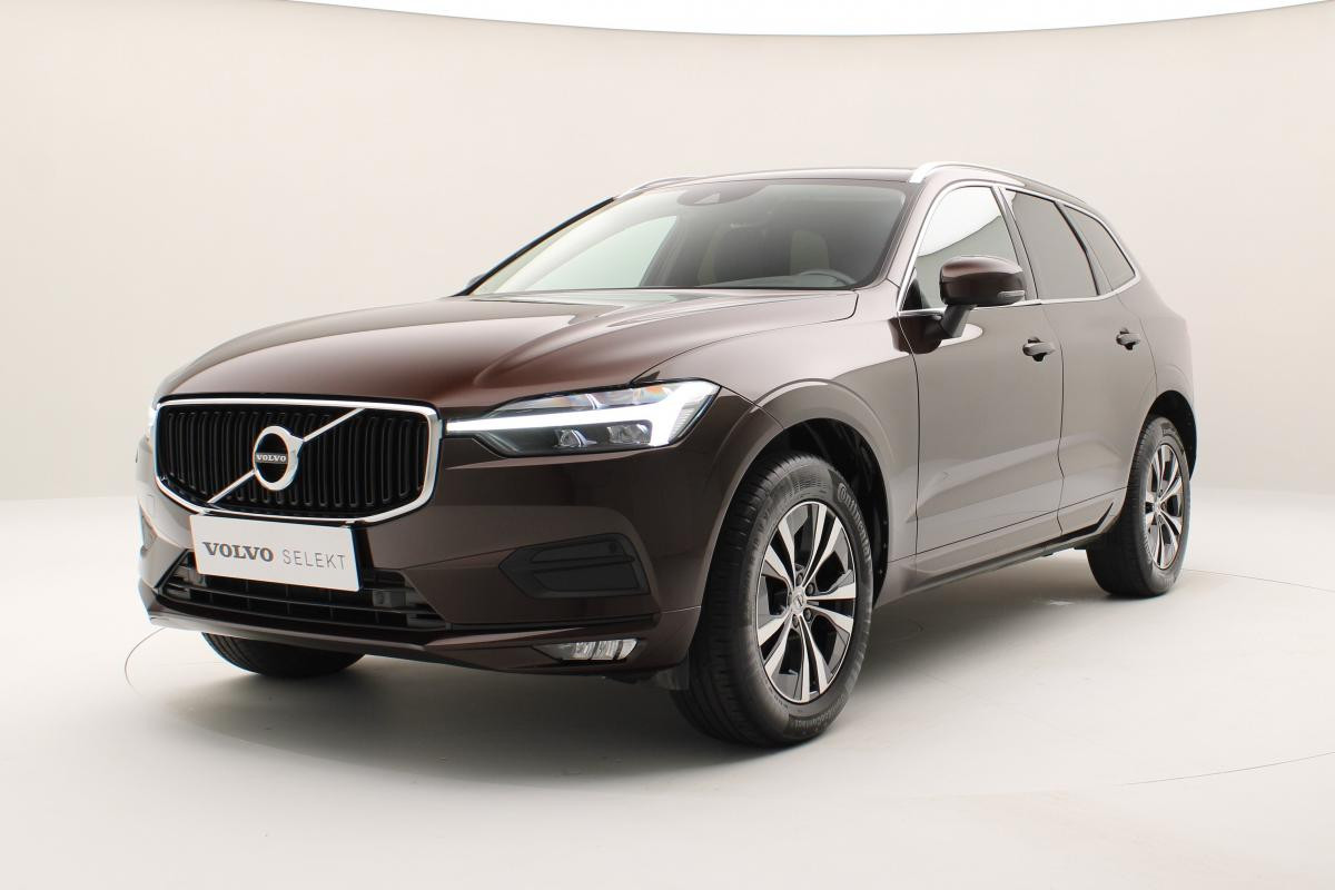 Volvo XC60 B4 MOMENTUM PRO AUT REZERVACE 2.0 Momentum