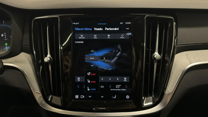 Volvo V60 CROSS COUNTRY B4 AWD REZERVACE