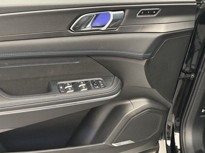 Lynk & Co 01 PHEV DCT AUT 1.maj