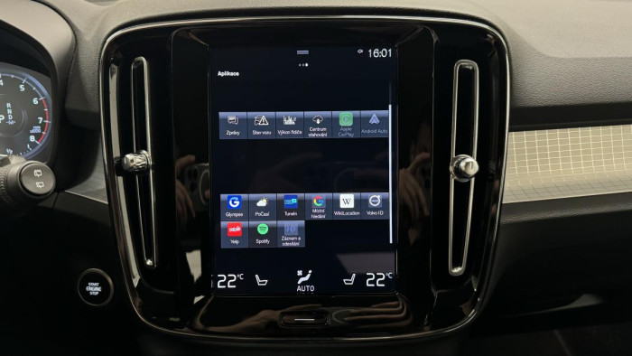 Volvo XC40 T2 MOMENTUM ADVANCED REZERVACE 1.5 Momentum