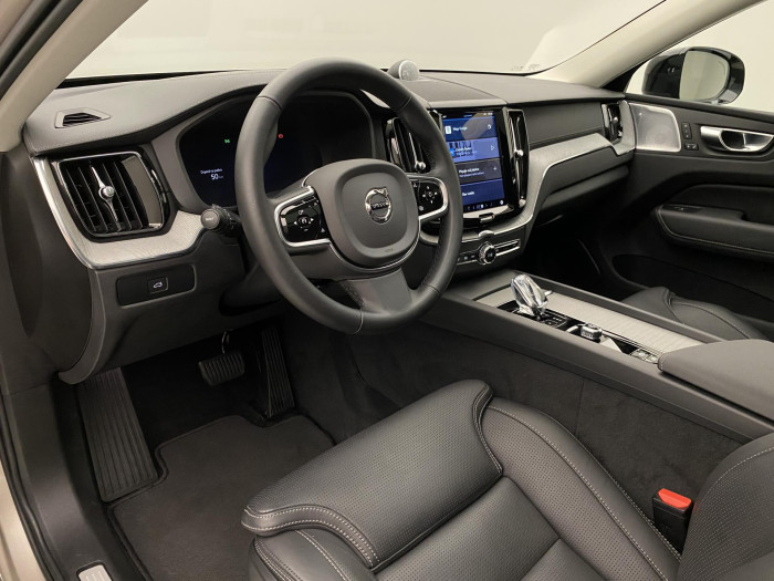Volvo XC60 B5 AWD ULTRA DARK AUT CZ 1.maj