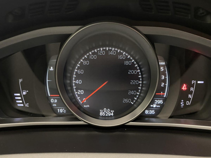 Volvo V40 D2 MOMENTUM AUT REZERVACE 2.0 d Momentum