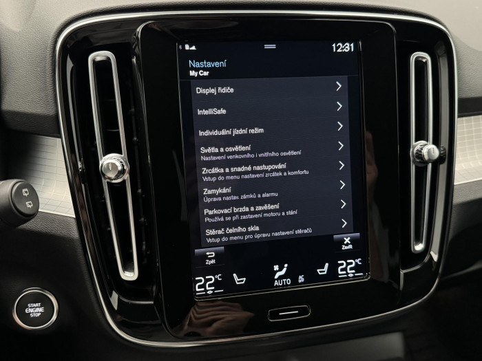 Volvo XC40 B4 MOMENTUM AUT CZ 2.0 Momentum