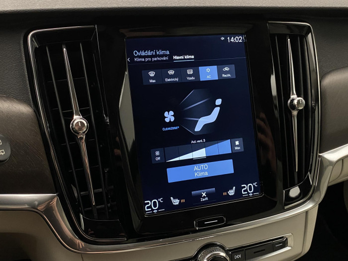 Volvo V90 CC D5 AWD MOMENTUM AUT CZ 2.0 d CC CC Momentum