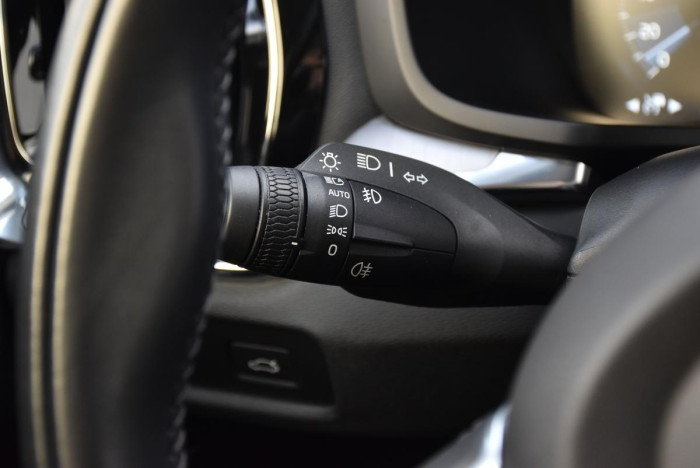 Volvo V60 B4 MOMENTUM REZERVACE 2.0 Momentum