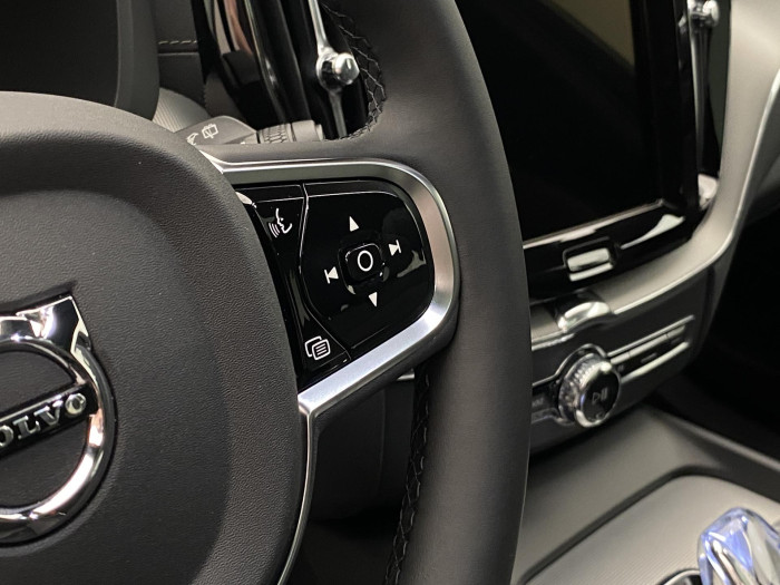 Volvo XC60 B5 AWD PLUS BLACK EDITION AUT