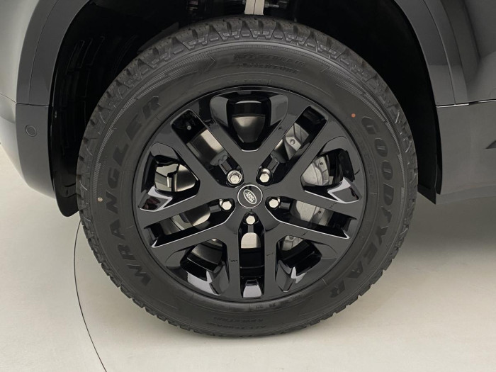 Land Rover Defender 130 D300 OUTBOUND 3.0 d