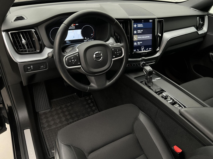 Volvo XC60 T5 AWD MOMENTUM PRO AUT CZ 2.0 Momentum