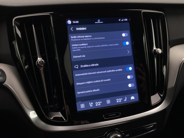 Volvo V60 B4 DARK PLUS AUT CZ