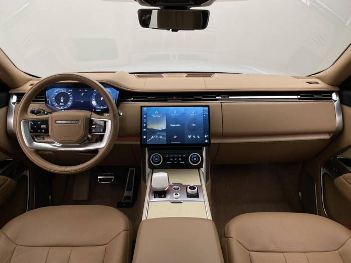 Land Rover Range Rover SV P530 LWB 1.maj.