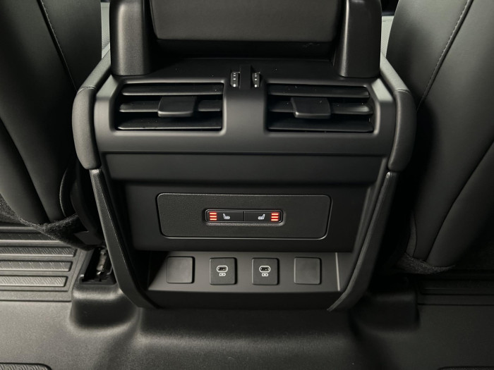 Land Rover Defender 110 D250 X-DYNAMIC SE AWD Aut 3.0 d Dynamic SE