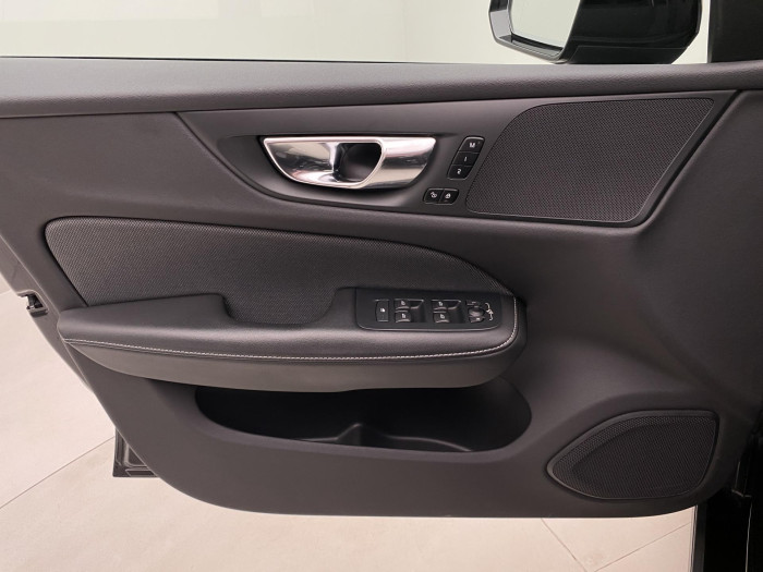 Volvo V60 B3 DARK PLUS REZERVACE