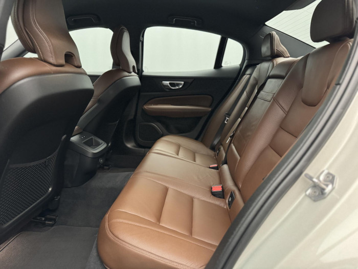 Volvo S60 B4 INSCRIPTION AUT CZ