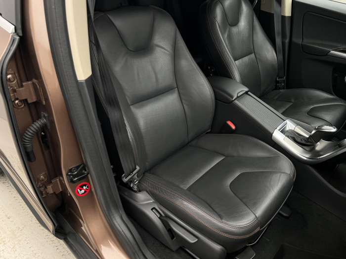 Volvo XC60 D4 AWD SUMMUM AUT 2.4 d Summum