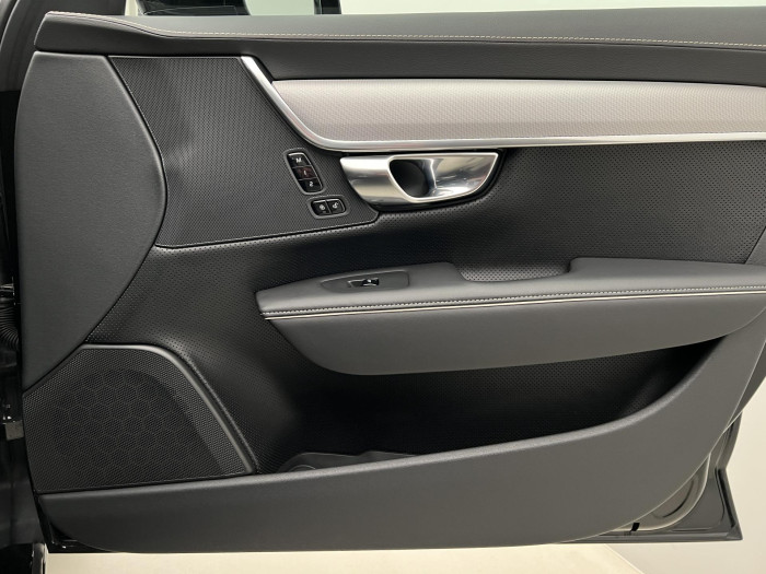 Volvo V90 B4 R-DESIGN AUT 1.maj.