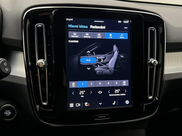 Volvo XC40 B3 PLUS DARK AUT CZ 1.maj.